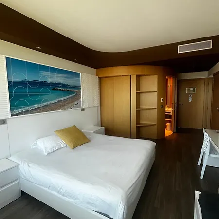 Marineland Hotel